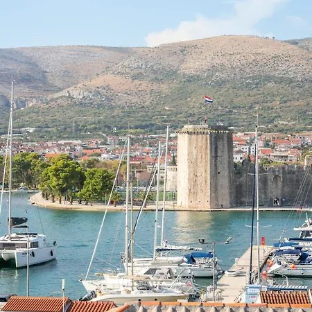 Apartment By The Sea - 21995 Trogir