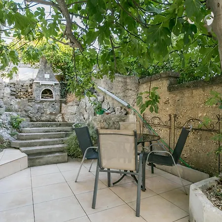 Apartment By The Sea - 21995 Trogir