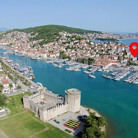 Apartment By The Sea - 21995 Trogir